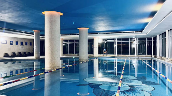 恒温游泳池