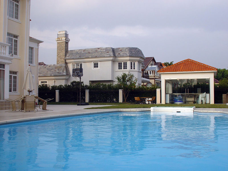 游泳池水变绿,游泳池水质浑浊,游泳池水发绿浑浊